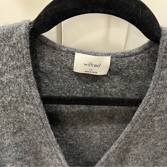Aritzia Wilfred Softspoke Dear Sweater - Picture 2 of 4